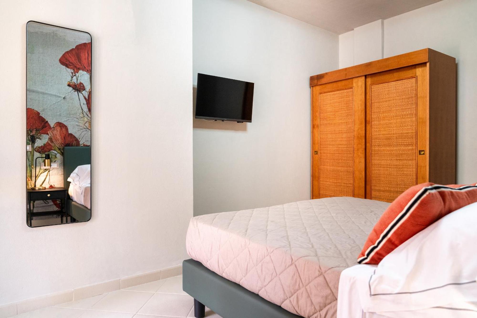 Hotel Baia Di ตาลาโมเน ภายนอก รูปภาพ